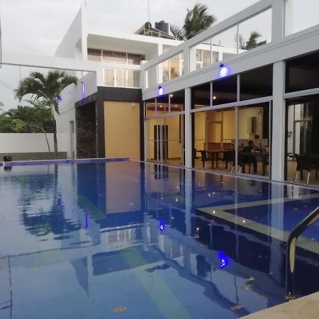 Saara Beach Hotel Marawila Eksteriør billede