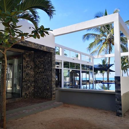 Saara Beach Hotel Marawila Eksteriør billede