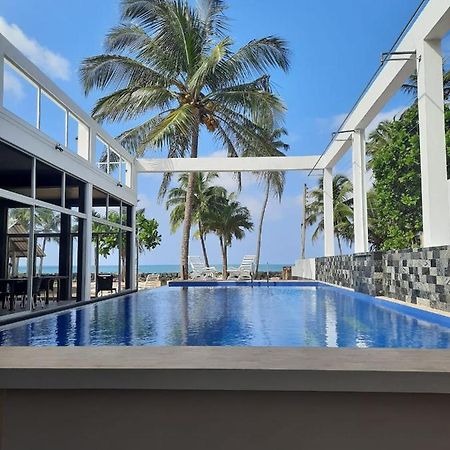 Saara Beach Hotel Marawila Eksteriør billede