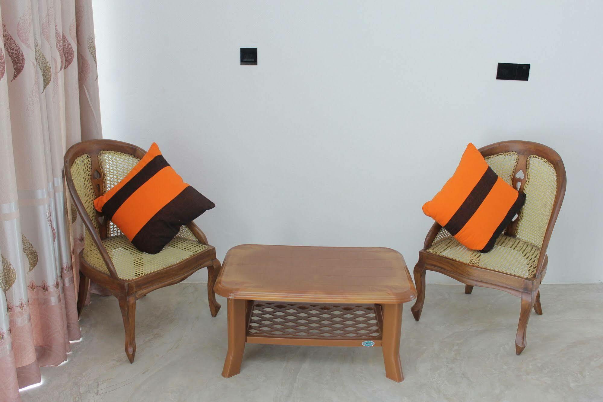 Saara Beach Hotel Marawila Eksteriør billede